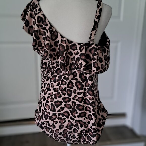 Aqua Eve Plus Size One Piece One Shoulder Ruffle Tummy Control 22W NWT - Picture 5 of 10